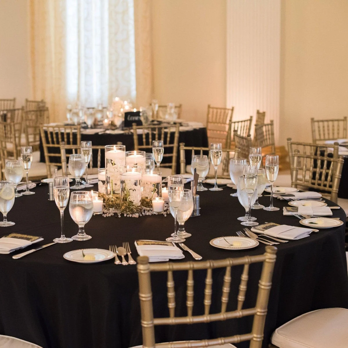 132 Round Tablecloth, Poly Premier